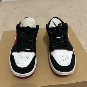 Nike Jordans. US 7 F